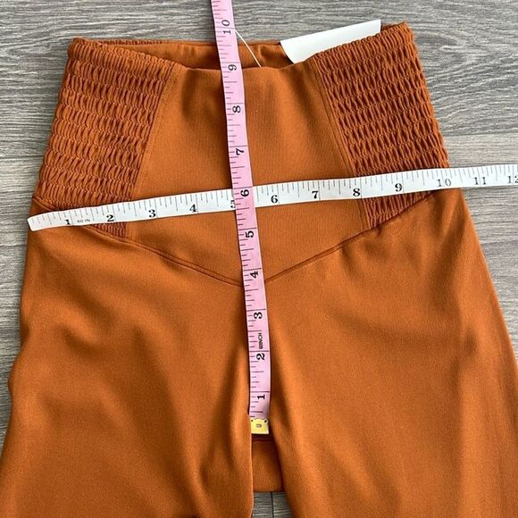 AERIE OFFLINE Real Me Smocked Waist 7/8 Legging XS Burnt Orange Neutral Athletic - Picture 7 of 8